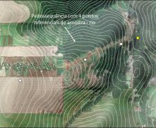 Pedossequência com 4 pontos referenciais de amostragem com término em rio.