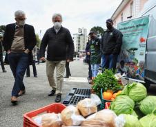 Governo do Estado faz primeira entrega de alimentos do Compra Direta em Curitiba