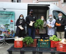 Governo do Estado faz primeira entrega de alimentos do Compra Direta em Curitiba