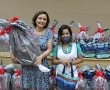 Seab e Adapar entregam cestas de Natal a colaboradores terceirizados