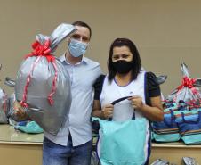 Seab e Adapar entregam cestas de Natal a colaboradores terceirizados