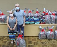 Seab e Adapar entregam cestas de Natal a colaboradores terceirizados