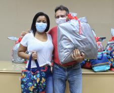 Seab e Adapar entregam cestas de Natal a colaboradores terceirizados