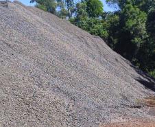 Pavimentação de estrada rural beneficia agricultura familiar no Sudoeste