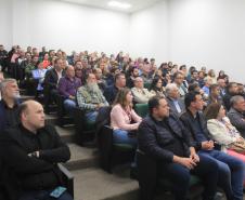 Em Curitiba, fórum debate comercialização da agroindústria e prevenção da influenza aviária