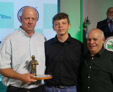 Seagri participa de premiação a produtores de leite nos Campos Gerais