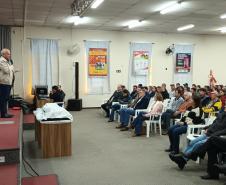 Evento em Palmeira debate tecnologia e sucessão familiar na produção de leite