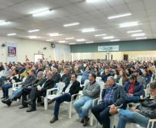 Evento em Palmeira debate tecnologia e sucessão familiar na produção de leite