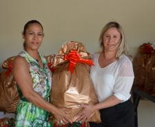 Seab entrega cestas de Natal para colaboradores terceirizados