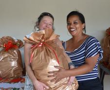 Seab entrega cestas de Natal para colaboradores terceirizados