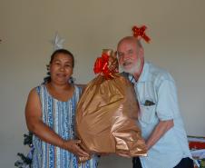 Seab entrega cestas de Natal para colaboradores terceirizados