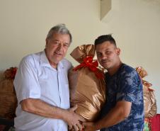Seab entrega cestas de Natal para colaboradores terceirizados
