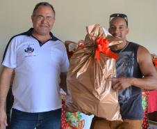 Seab entrega cestas de Natal para colaboradores terceirizados