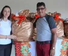 Seab entrega cestas de Natal para colaboradores terceirizados