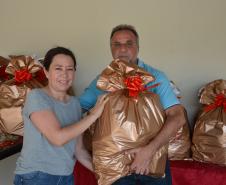 Seab entrega cestas de Natal para colaboradores terceirizados