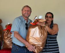 Seab entrega cestas de Natal para colaboradores terceirizados