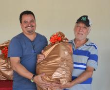 Seab entrega cestas de Natal para colaboradores terceirizados