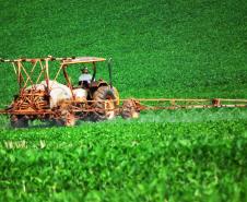 Adapar reafirma trabalho de fiscalização do uso de agrotóxicos
