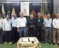 Governo entrega material para pescadores de Pontal do Paraná 