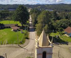 Governo entrega obra em estrada estratégica de Piraquara