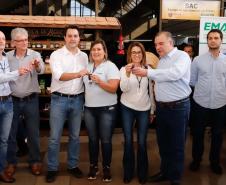 governo entrega veiculos para ações sociais no campo