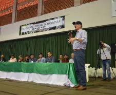 Cerca de 1,5 mil pessoas, entre produtores, técnicos, estudantes e representantes de empresas envolvidas com o setor, participaram do 36º Encontro Estadual de Sericicultura, em Iretama. O ganhe real em pequenas propriedades e as inovações atraem produtores jovens para a atividade.