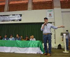 Cerca de 1,5 mil pessoas, entre produtores, técnicos, estudantes e representantes de empresas envolvidas com o setor, participaram do 36º Encontro Estadual de Sericicultura, em Iretama. O ganhe real em pequenas propriedades e as inovações atraem produtores jovens para a atividade.