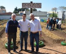 Secretário de Segurança Alimentar e Nutricional de Curitiba, Luiz Dâmaso Gusi, vice-prefeito de Curitiba, Eduardo Pimentel, e secretário de Estado da Agricultura e do Abastecimento, Norberto OPrtigara