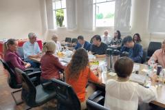 Comitiva chinesa conhece o sistema de defesa sanitária e visita frigoríficos paranaenses