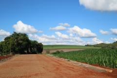 Com apoio da Seab, pavimentação em estrada rural vai garantir melhoria na trafegabilidade em Ibiporã