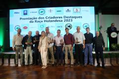 Seagri participa de premiação a produtores de leite nos Campos Gerais