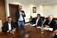 Evento no Palácio Iguaçu celebra convênio entre governo do Estado e prefeitura de Curitiba para modernização  dos restaurantes populares