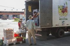 Banco de Alimentos da Ceasa-PR recebe e doa alimentos para atingidos da enchente que ocorreu em Curitiba no último sábado