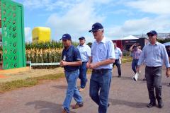 secretário Norberto Ortigara visita dia de campo da C.Vale