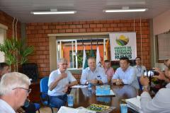 reunião com dirigente da Copel e de cooperativas do Oeste do Paraná para tratar sobre melhorias no fornecimento de energia elétrica