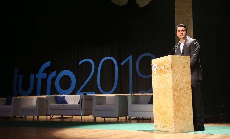 Governador destaca o setor florestal na economia do Paraná