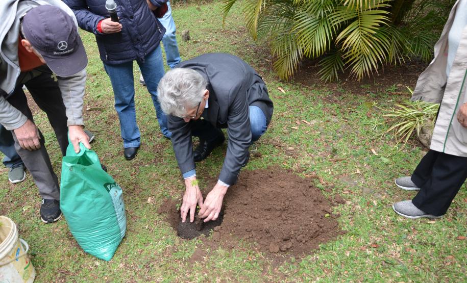 Secretário participa de ação do Programa Paraná Mais Verde
