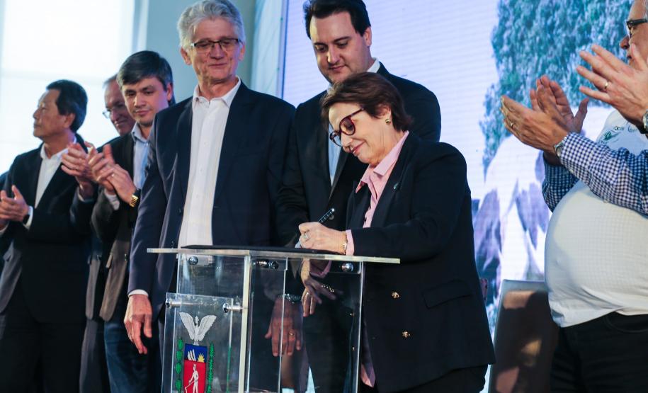 A suspensão da vacinação foi autorizada por instrução normativa assinada nesta terça-feira (15) pela ministra da Agricultura, Pecuária e Abastecimento, Tereza Cristina, e o governador Carlos Massa Ratinho Junior, no Palácio Iguaçu.