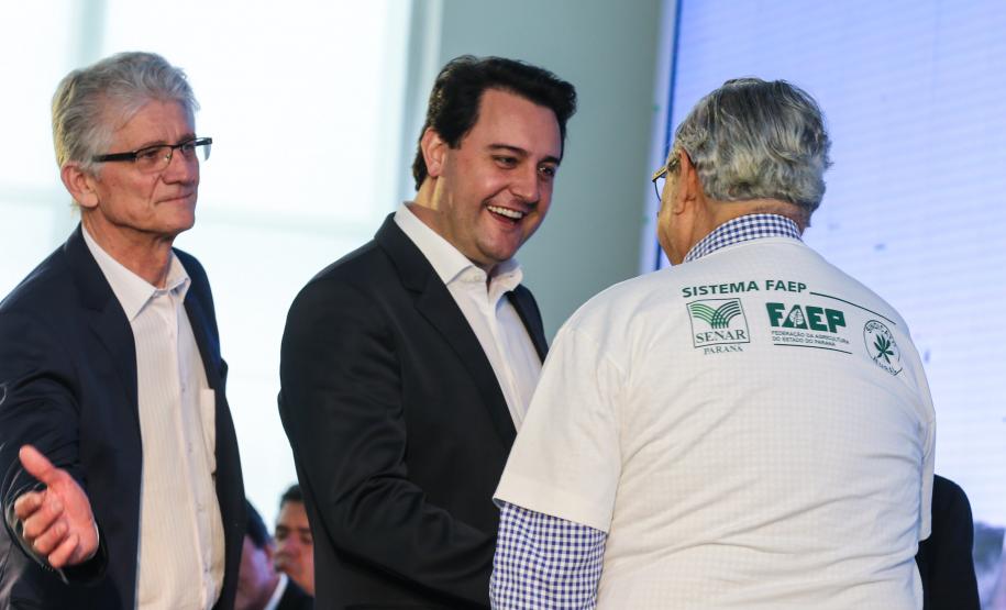 A suspensão da vacinação foi autorizada por instrução normativa assinada nesta terça-feira (15) pela ministra da Agricultura, Pecuária e Abastecimento, Tereza Cristina, e o governador Carlos Massa Ratinho Junior, no Palácio Iguaçu.