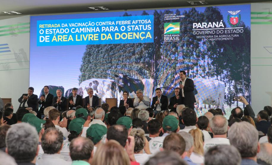 A suspensão da vacinação foi autorizada por instrução normativa assinada nesta terça-feira (15) pela ministra da Agricultura, Pecuária e Abastecimento, Tereza Cristina, e o governador Carlos Massa Ratinho Junior, no Palácio Iguaçu.