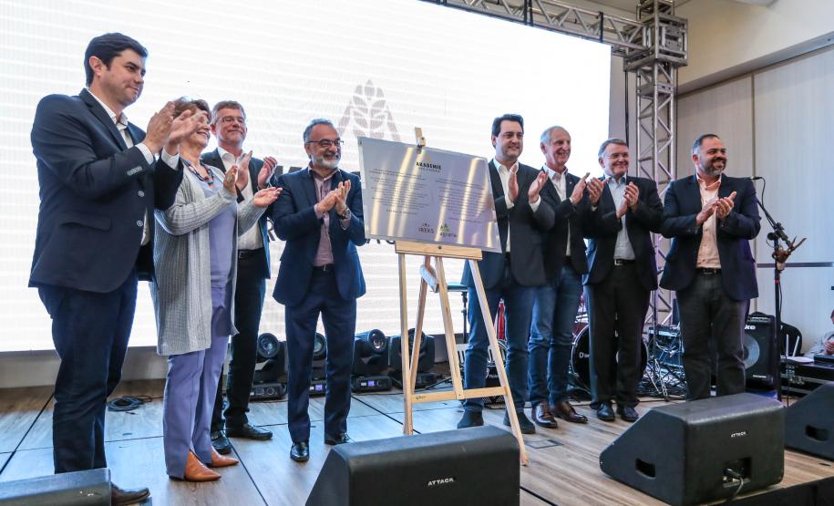 Centro para desenvolvimento de novos produtos é inaugurado em Guarapuava