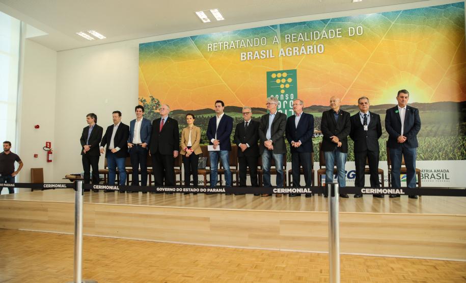 Divulgação do Censo Agropecuário 2019 pela presidente do IBGE, Suzana Guerra, governador Carlos Massa Ratinho Júnior, e secretário da Agricultura, Norberto Oertigara