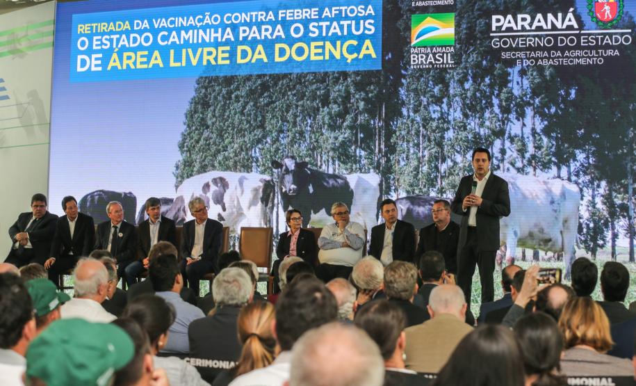 A suspensão da vacinação foi autorizada por instrução normativa assinada nesta terça-feira (15) pela ministra da Agricultura, Pecuária e Abastecimento, Tereza Cristina, e o governador Carlos Massa Ratinho Junior, no Palácio Iguaçu.