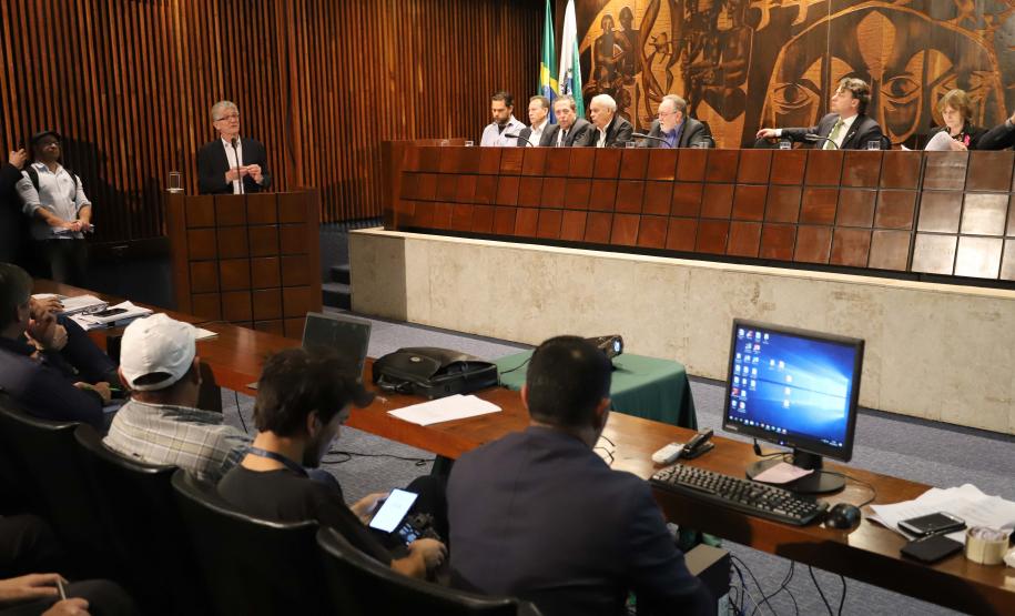 Projeto de lei que promove junção de quatro entidades e cria o Instituto de Desenvolvimento Rural do Paraná foi discutido em audiência pública na Assembleia Legislativa.