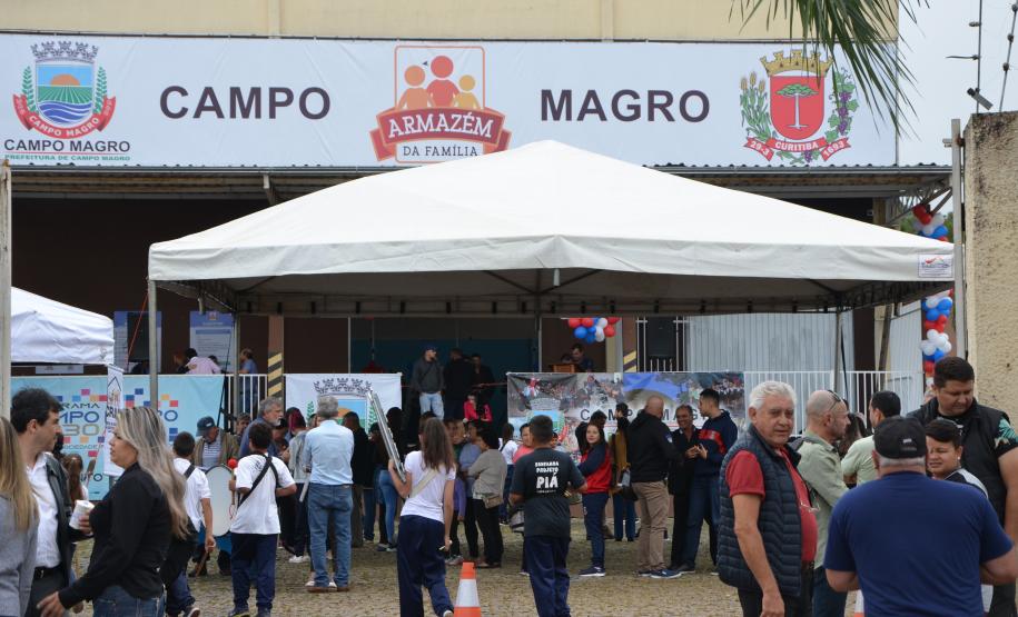 Campo Magro recebe Armazém da Família