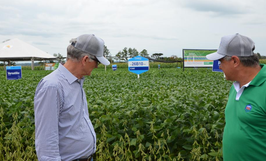 Dois eventos, a Safratec, em Floresta, e o Superagro, em Londrina, foram acompanhados por integrantes do Governo do Estado.