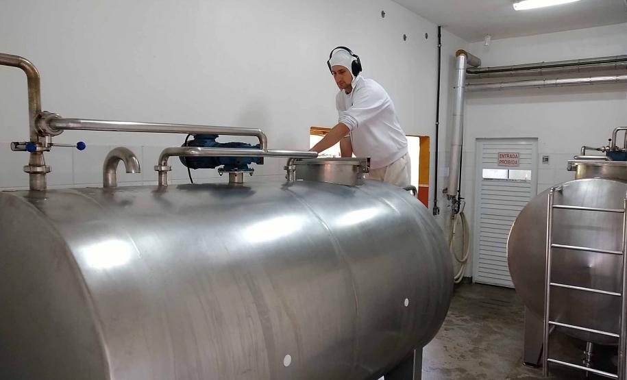 Programa Leite das Crianças garante renda para 5 mil produtores