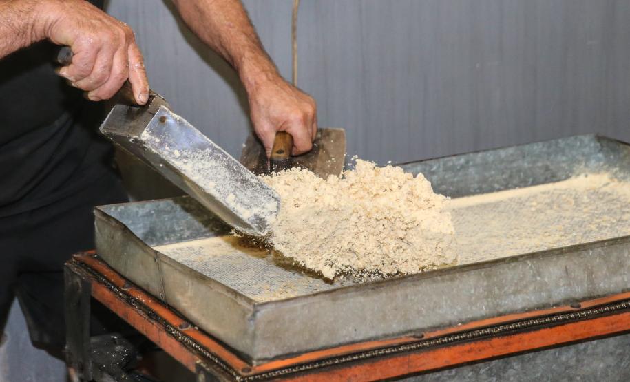 Produção de açucar mascavo e de melado de açúcar mascavo de cana-de-açúcar produzido pelo produtor Rafael Morgenstern em Capanema, no sudoeste do Paraná. Capanema - 16/01/2020