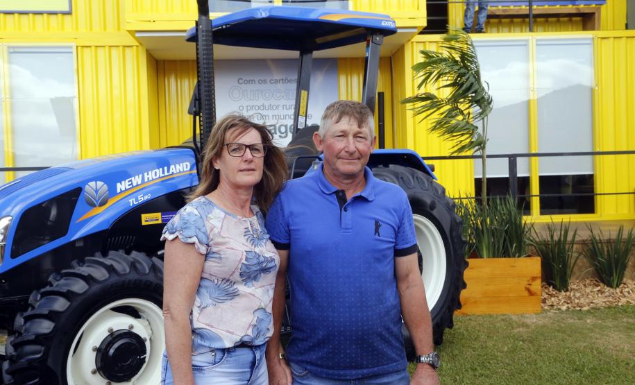 Pequeno produtor de gado de leite recebe um Trator Solidário