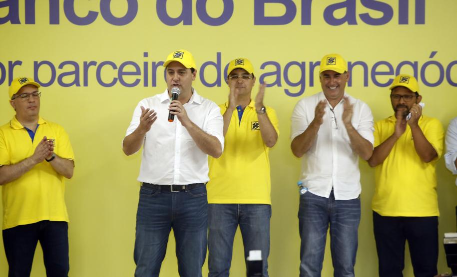 Pequeno produtor de gado de leite recebe um Trator Solidário